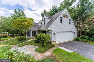 1995 Lancashire Dr, Potomac, MD 20854 - Photo 2