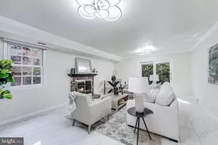 1995 Lancashire Dr, Potomac, MD 20854 - Photo 12