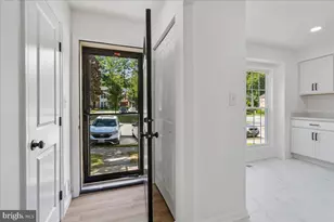 10057 Maple Leaf Dr, Montgomery Village, MD 20886 - Photo 4