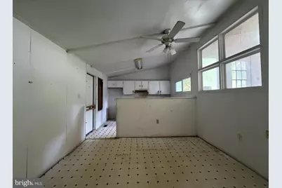 11516 Cherry Grove Drive, Gaithersburg, MD 20878 - Photo 2