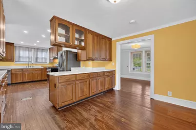 907 Grandin Avenue, Rockville, MD 20851 - Photo 6