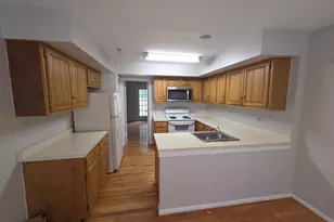 20626 Highland Hall Dr, Montgomery Village, MD 20886 - Photo 8