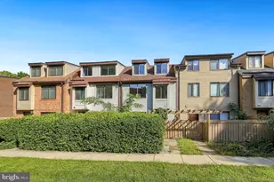 9879 Brookridge Ct, Gaithersburg, MD 20886 - Photo 2