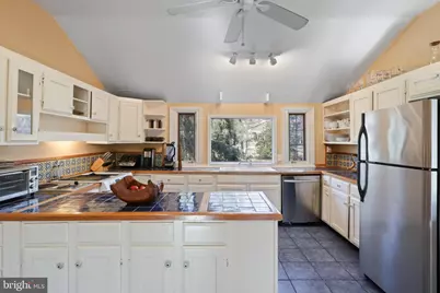 206 Grove Avenue, Washington Grove, MD 20880 - Photo 20