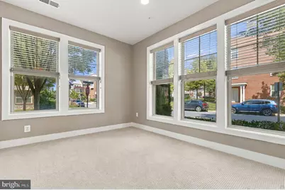 701 Hendrix Avenue, Gaithersburg, MD 20878 - Photo 2