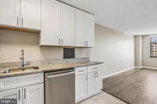 5225 Pooks Hill Rd, Bethesda, MD 20814 - Photo 8