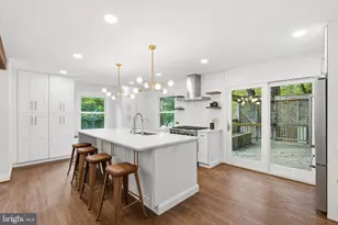 7620 Winterberry Pl, Bethesda, MD 20817 - Photo 4