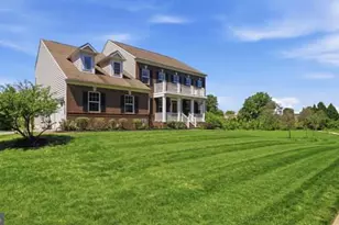 5709 Achille Ln, Derwood, MD 20855 - Photo 2