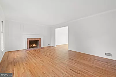 9601 Persimmon Tree Road, Potomac, MD 20854 - Photo 4