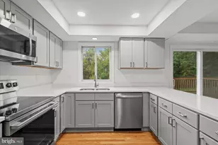 9601 Persimmon Tree Rd, Potomac, MD 20854 - Photo 12