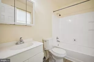 8266 Amity Cir, Gaithersburg, MD 20877 - Photo 22
