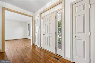 21400 Manor View Cir, Germantown, MD 20879 - Photo 6