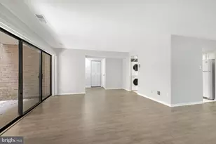 114 Monroe St, Rockville, MD 20850 - Photo 2