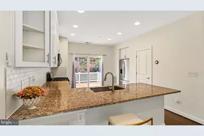9824 Fields Road, Gaithersburg, MD 20878 - Photo 4