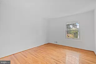 11200 Hunt Club Dr, Potomac, MD 20854 - Photo 24
