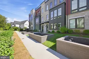 9771 Sanvitalia St, Bethesda, MD 20817 - Photo 2