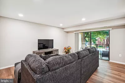 820 Quince Orchard Boulevard #102, Gaithersburg, MD 20878 - Photo 6