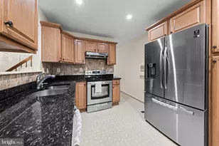 12521 Hawks Nest Ln, Germantown, MD 20876 - Photo 10