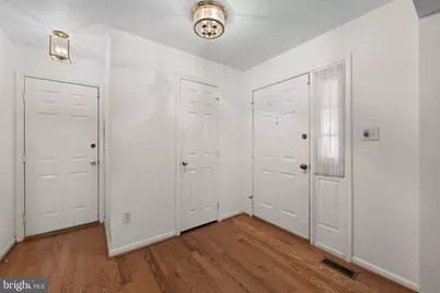 12521 Hawks Nest Lane, Germantown, MD 20876 - Photo 4