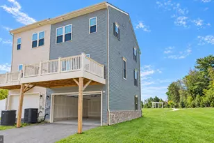 9747 Tall Oaks Rd, Montgomery Village, MD 20886 - Photo 12