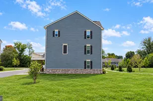 9747 Tall Oaks Rd, Montgomery Village, MD 20886 - Photo 8