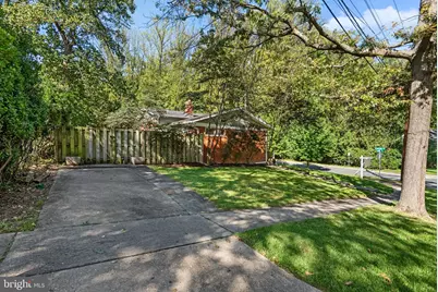 8810 Spring Valley Road, Chevy Chase, MD 20815 - Photo 28