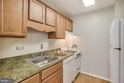 1900 Lyttonsville Road #610, Silver Spring, MD 20910 - Photo 8