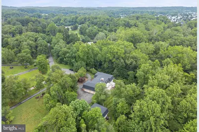 17801 October Court, Rockville, MD 20855 - Photo 16