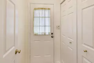 11914 Filly Ln, North Potomac, MD 20878 - Photo 2