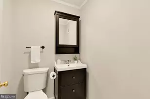 11000 Rosemont Dr, Rockville, MD 20852 - Photo 26