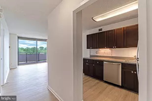 5225 Pooks Hill Rd, Bethesda, MD 20814 - Photo 2
