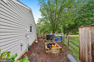 17132 Hoskinson Rd, Poolesville, MD 20837 - Photo 8