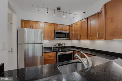 10101 Grosvenor Place #902, Rockville, MD 20852 - Photo 4