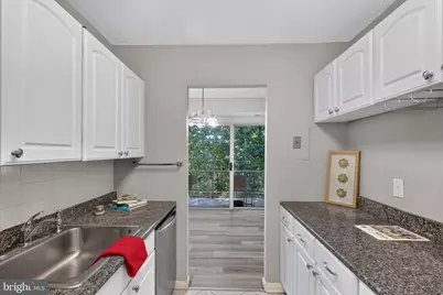 5202 Crossfield Court #126, Rockville, MD 20852 - Photo 4