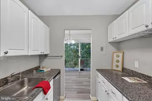 5202 Crossfield Ct, Rockville, MD 20852 - Photo 4