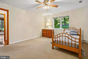 9804 Clover Ln, Rockville, MD 20854 - Photo 36