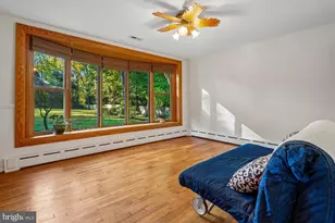 9804 Clover Ln, Rockville, MD 20854 - Photo 30