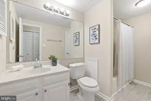 19 Butterwick Ct, Gaithersburg, MD 20886 - Photo 16