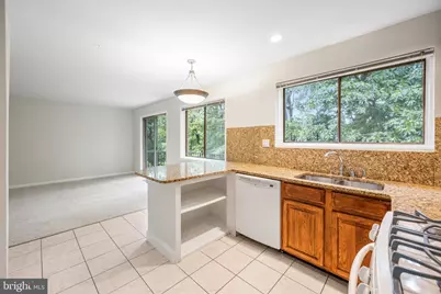 10513 Weymouth Street #202, Bethesda, MD 20814 - Photo 6