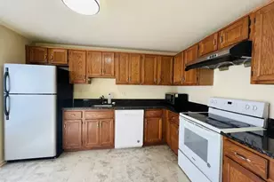 10508 Smithy Ct, North Potomac, MD 20878 - Photo 4