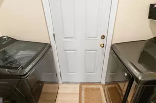 9117 Willow Pond Ln, Potomac, MD 20854 - Photo 52