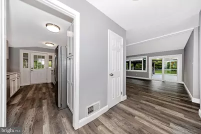 12117 Sunnyview Drive, Germantown, MD 20876 - Photo 6