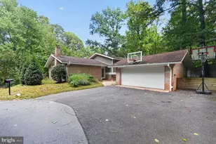 8200 Stone Trail Dr, Bethesda, MD 20817 - Photo 2