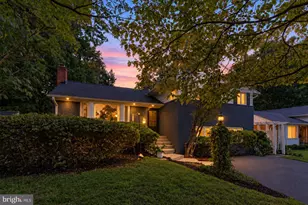5910 Greentree Rd, Bethesda, MD 20817 - Photo 2