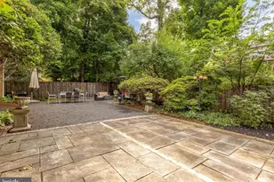 5910 Greentree Rd, Bethesda, MD 20817 - Photo 16