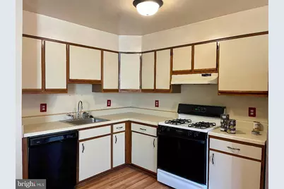 8137 Crabapple Lane, Gaithersburg, MD 20879 - Photo 2