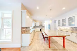 6403 Earlham Dr, Bethesda, MD 20817 - Photo 16