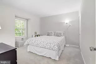 15 Grovepoint Ct, Potomac, MD 20854 - Photo 32