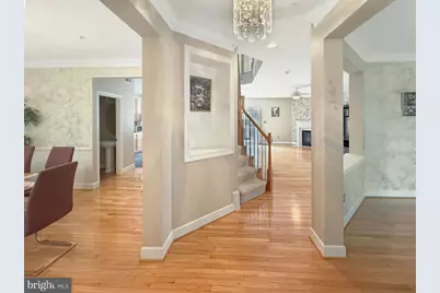 817 Royal Crescent, Rockville, MD 20850 - Photo 4