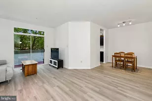 10320 Royal Woods Ct, Montgomery Village, MD 20886 - Photo 6